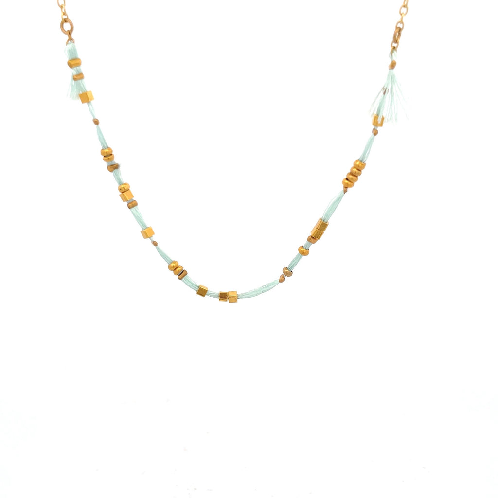 Gargantilla de hilos y metales