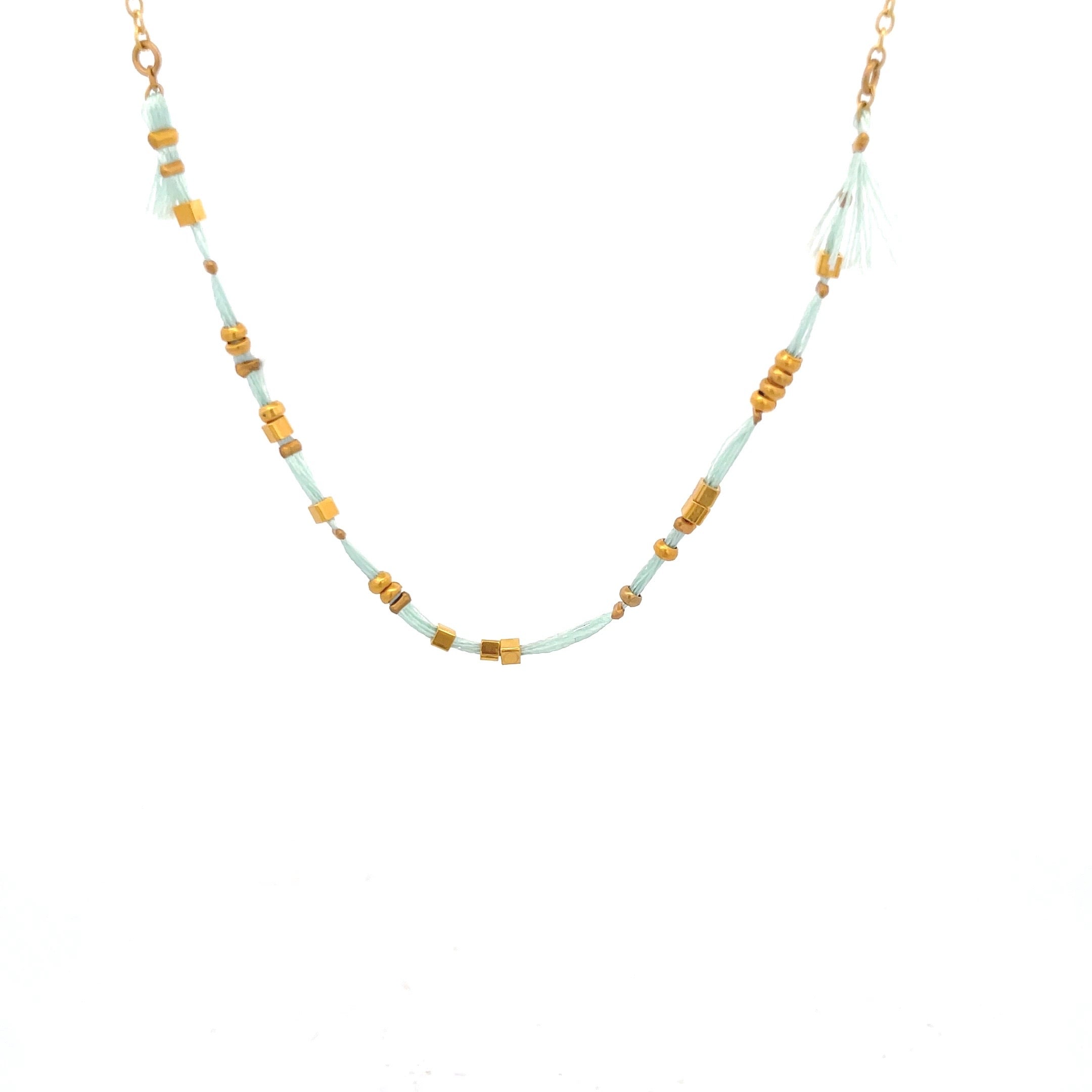 Gargantilla de hilos y metales