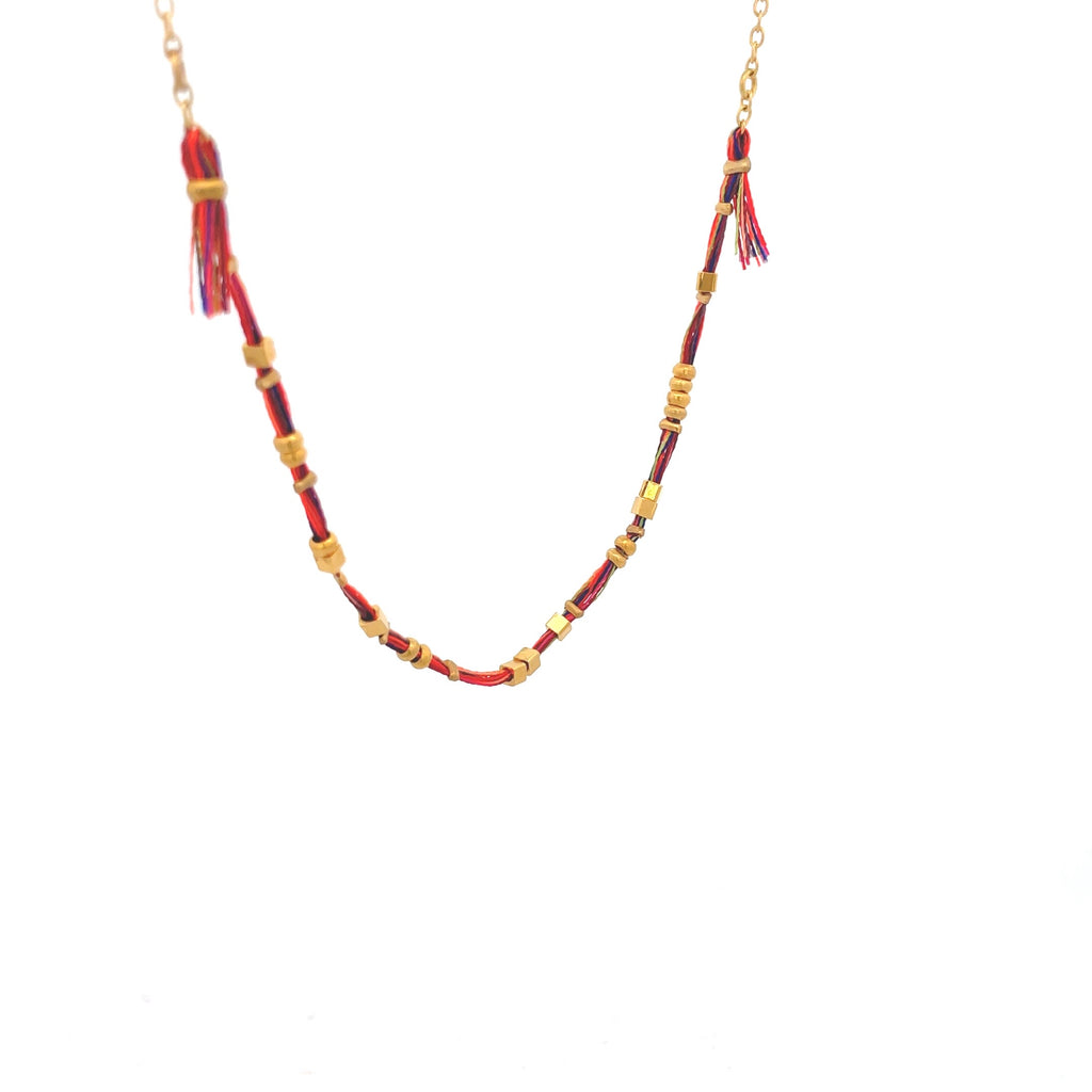 Gargantilla de hilos y metales