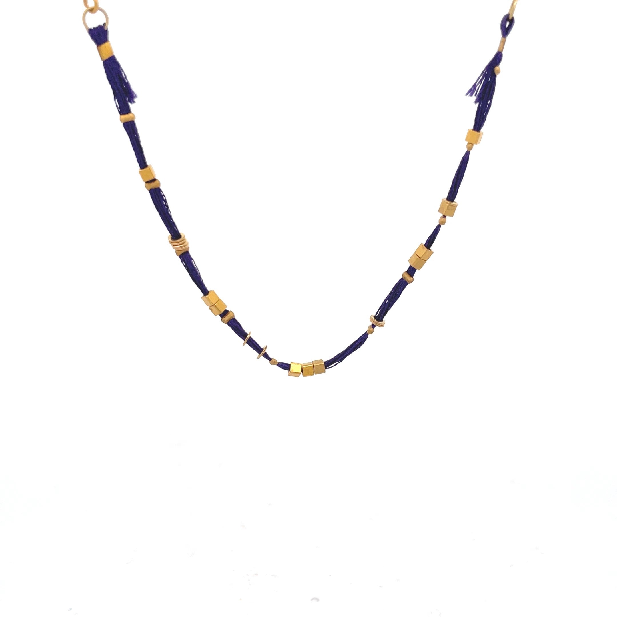 Gargantilla de hilos y metales