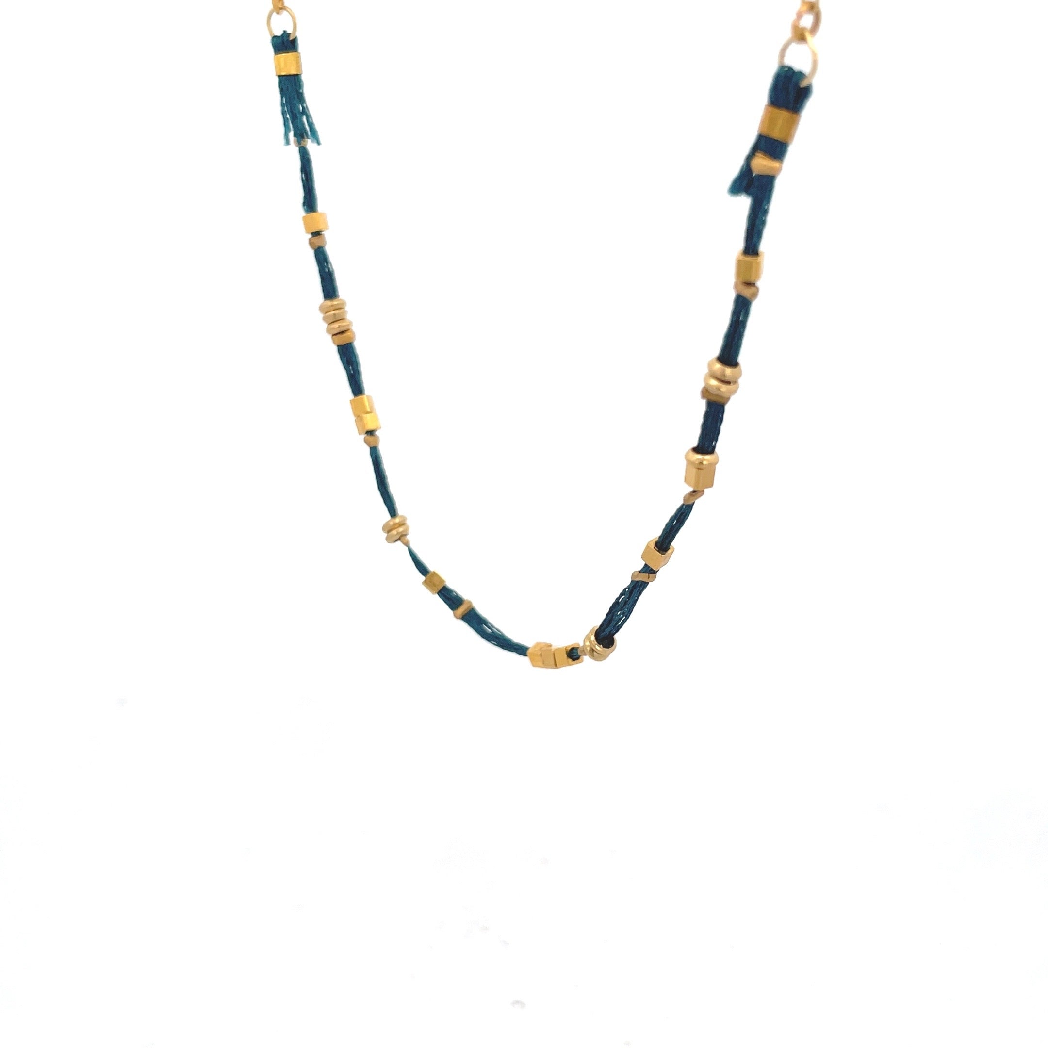 Gargantilla de hilos y metales