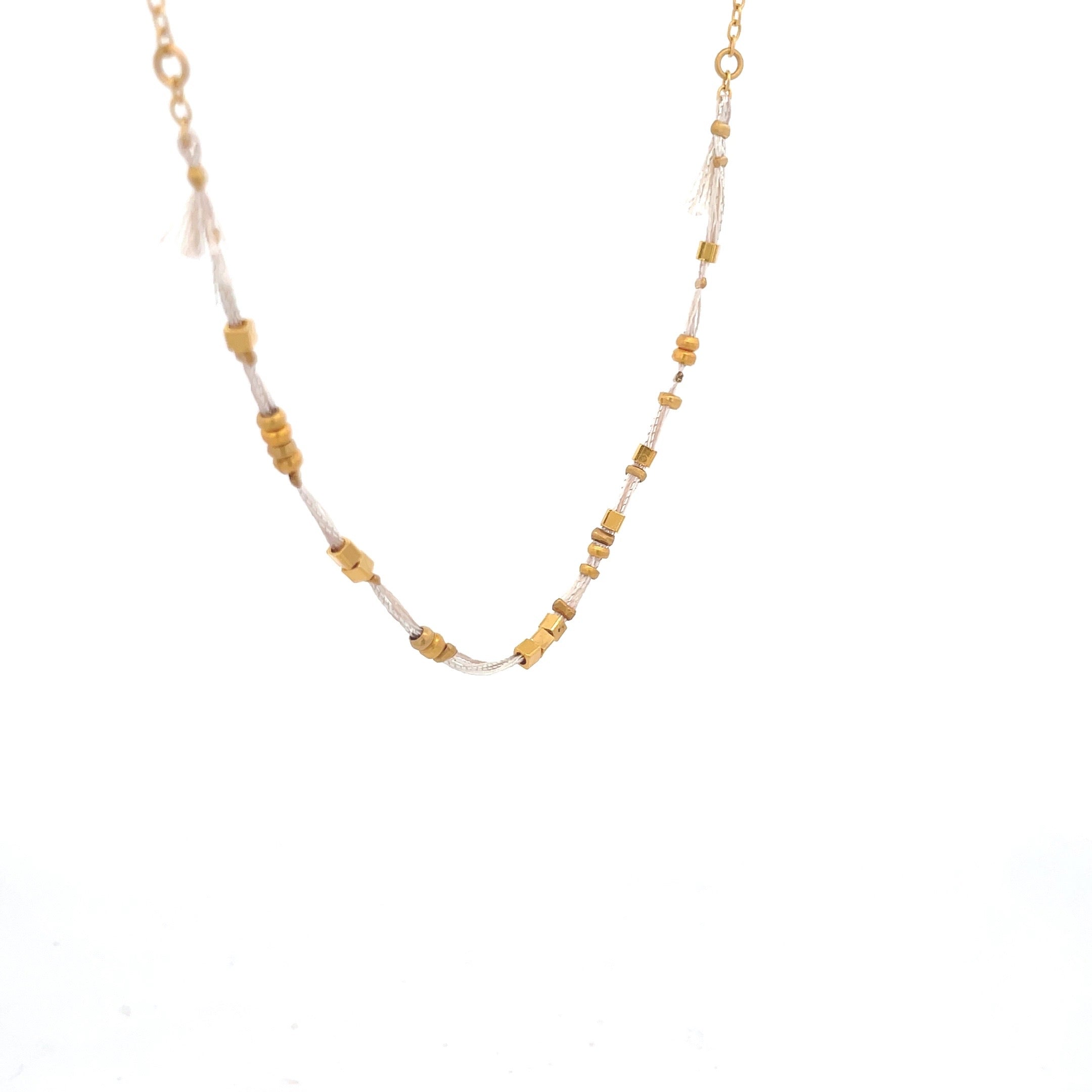 Gargantilla de hilos y metales