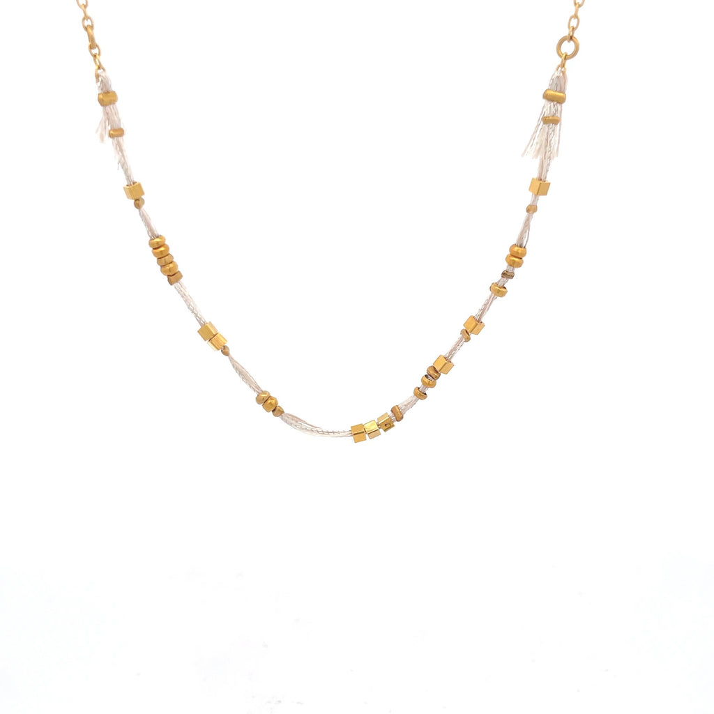 Gargantilla de hilos y metales