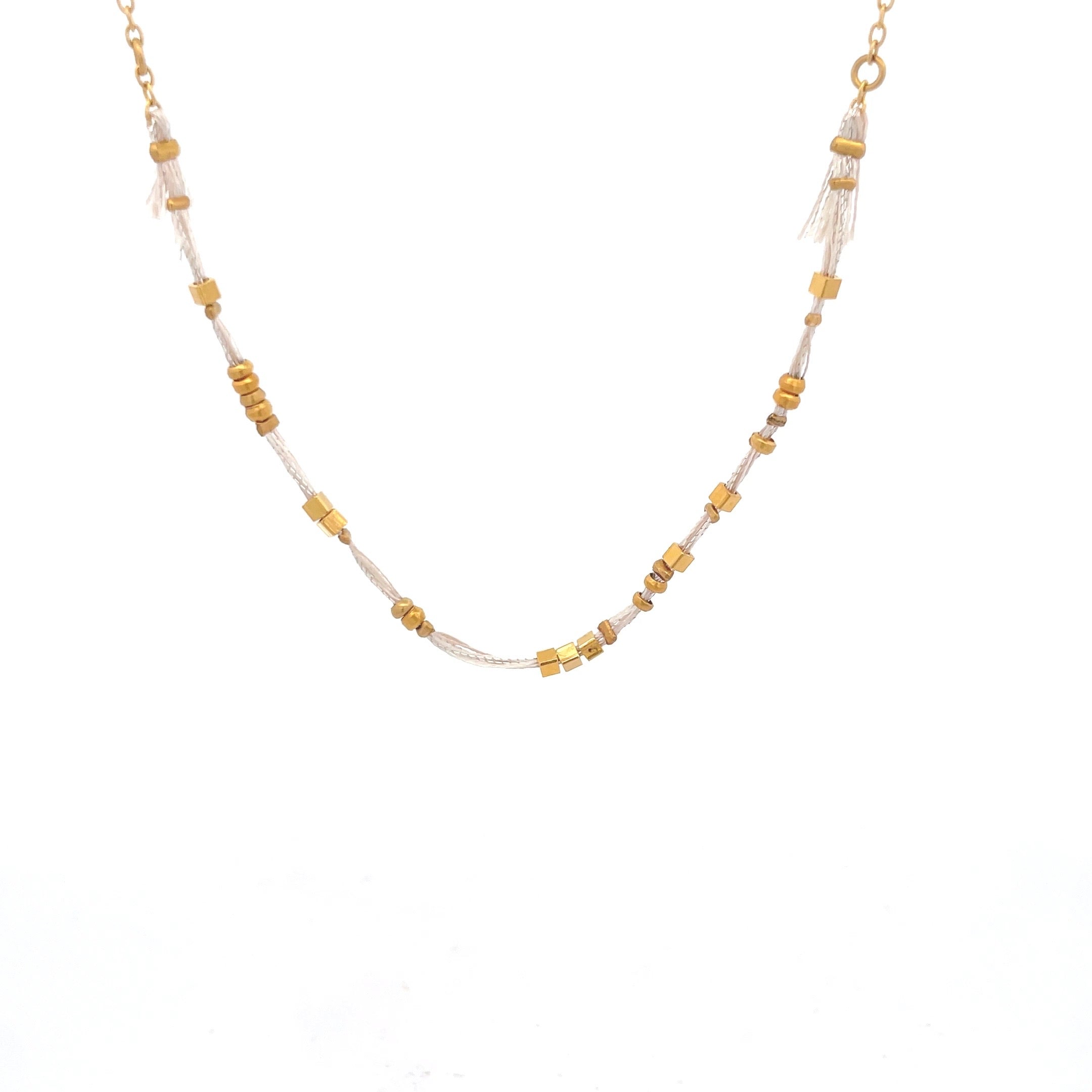 Gargantilla de hilos y metales