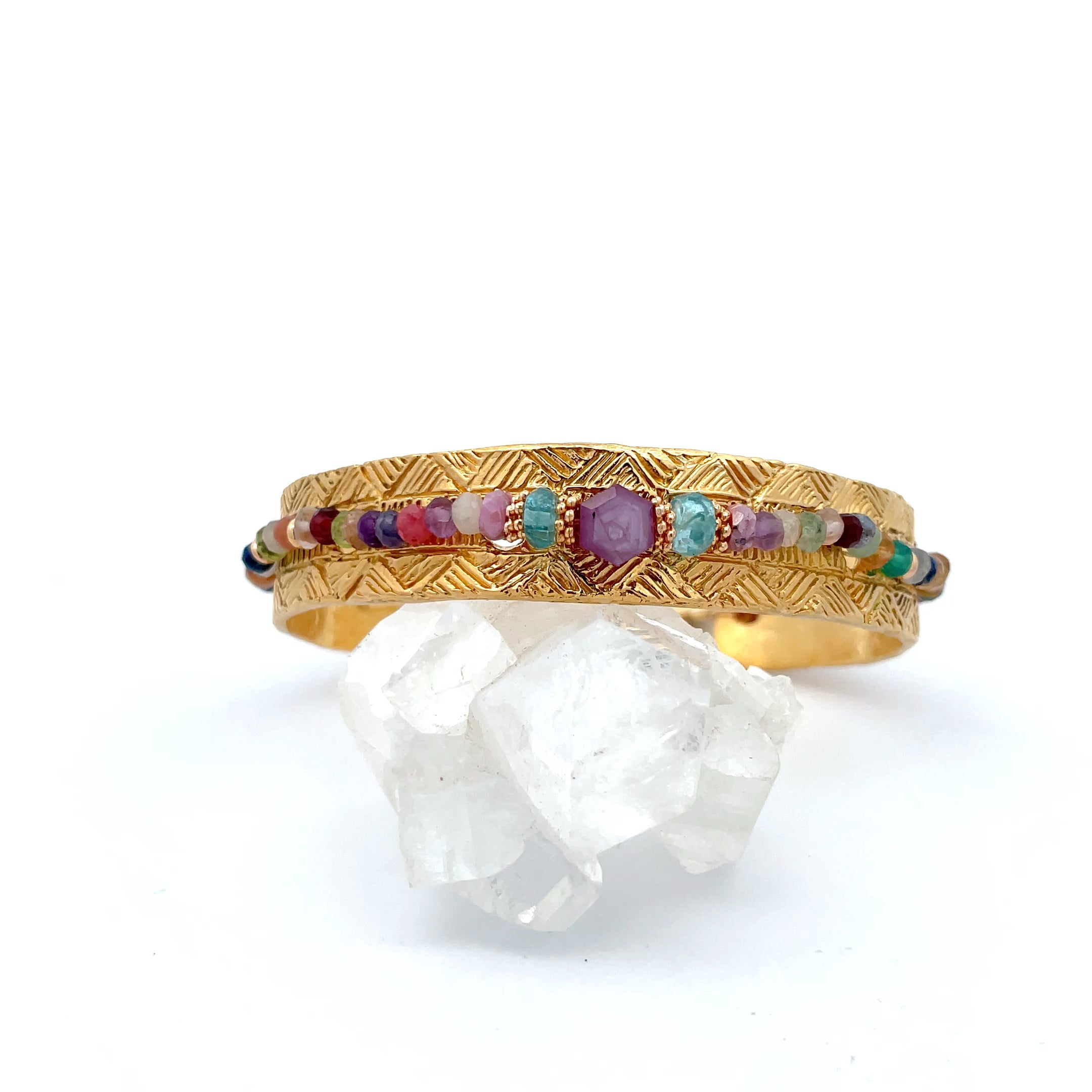 Pulsera Sejmet con Rubí hexagonal al centro