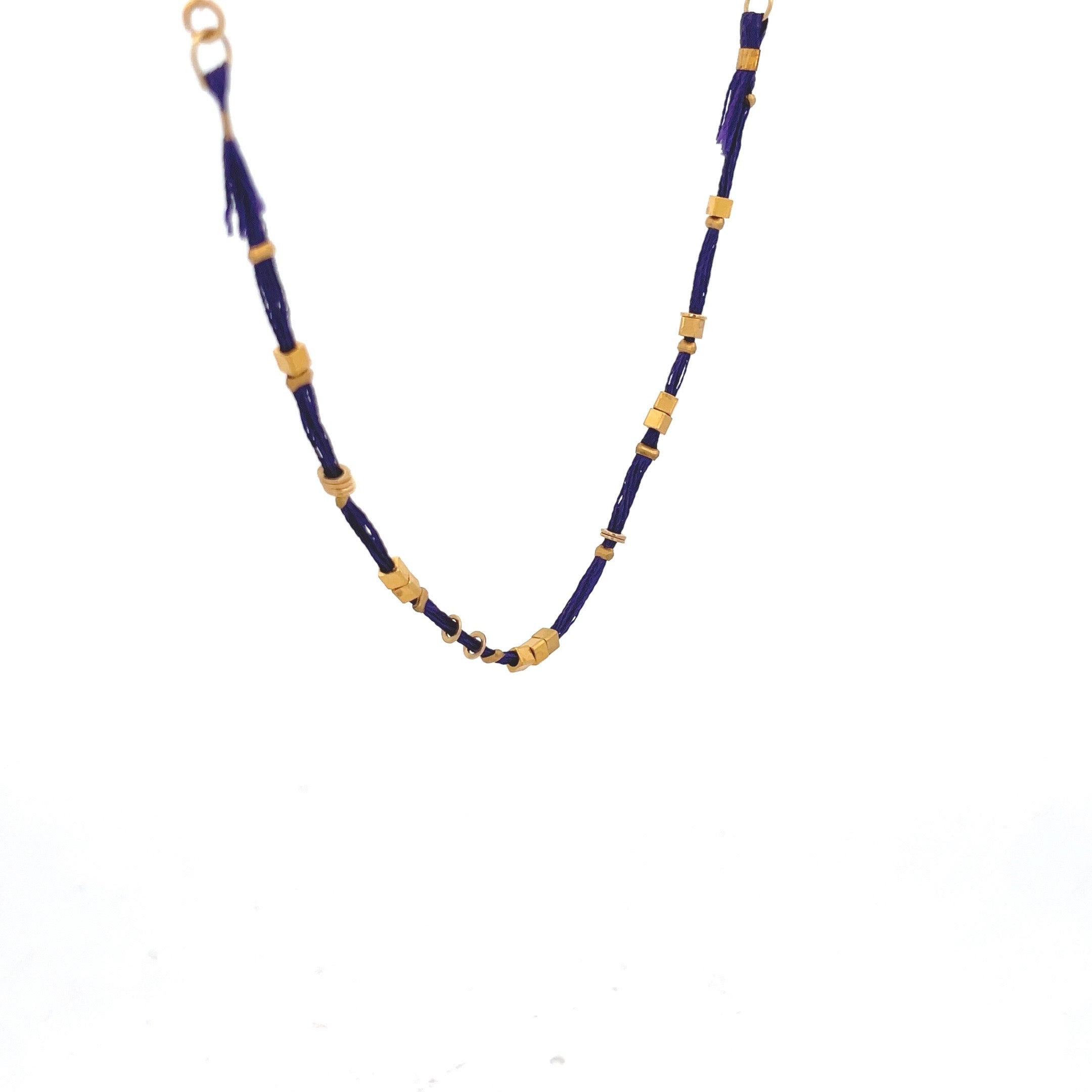 Gargantilla de hilos y metales