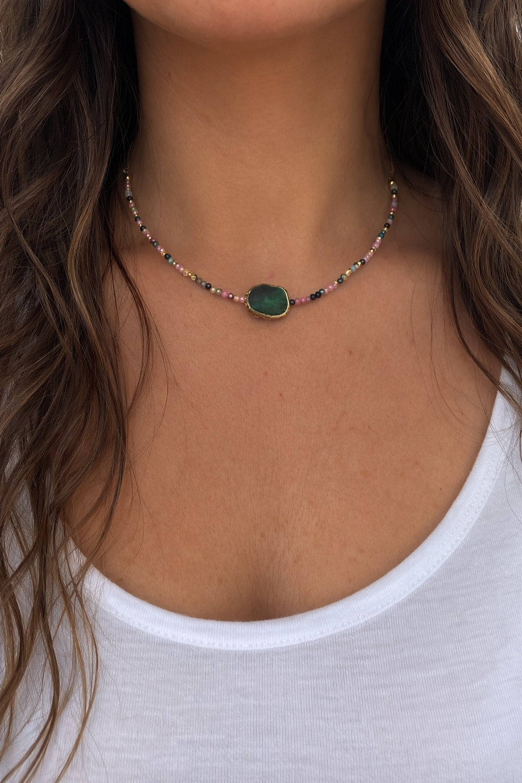 DECRETOS Y AFIRMACIONES TURMALINA SANDÍA CON RAÍZ DE ESMERALDA