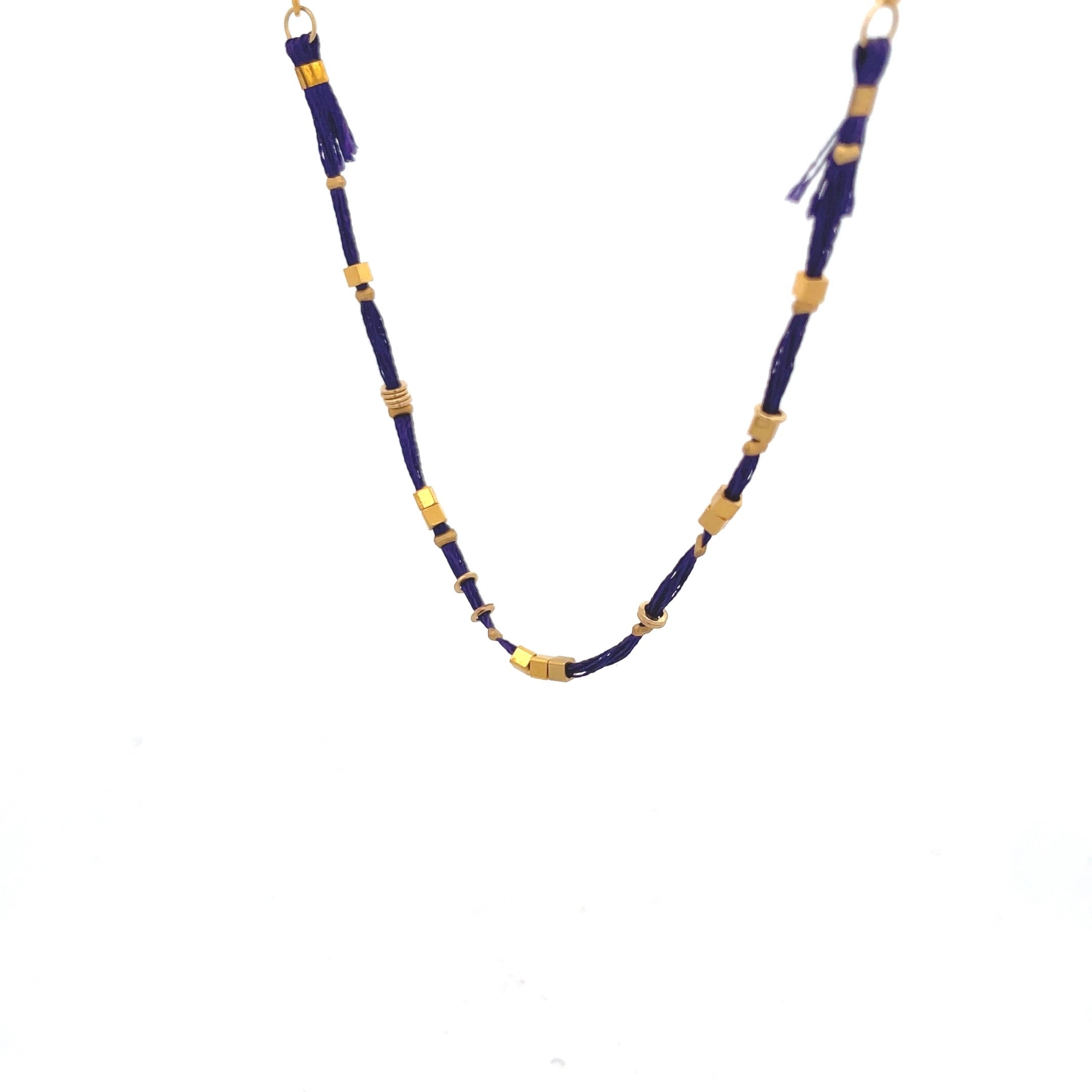 Gargantilla de hilos y metales