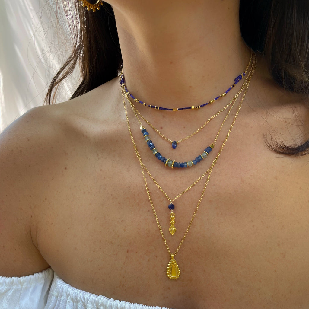 Collar yo soy amor de cianita con apatita