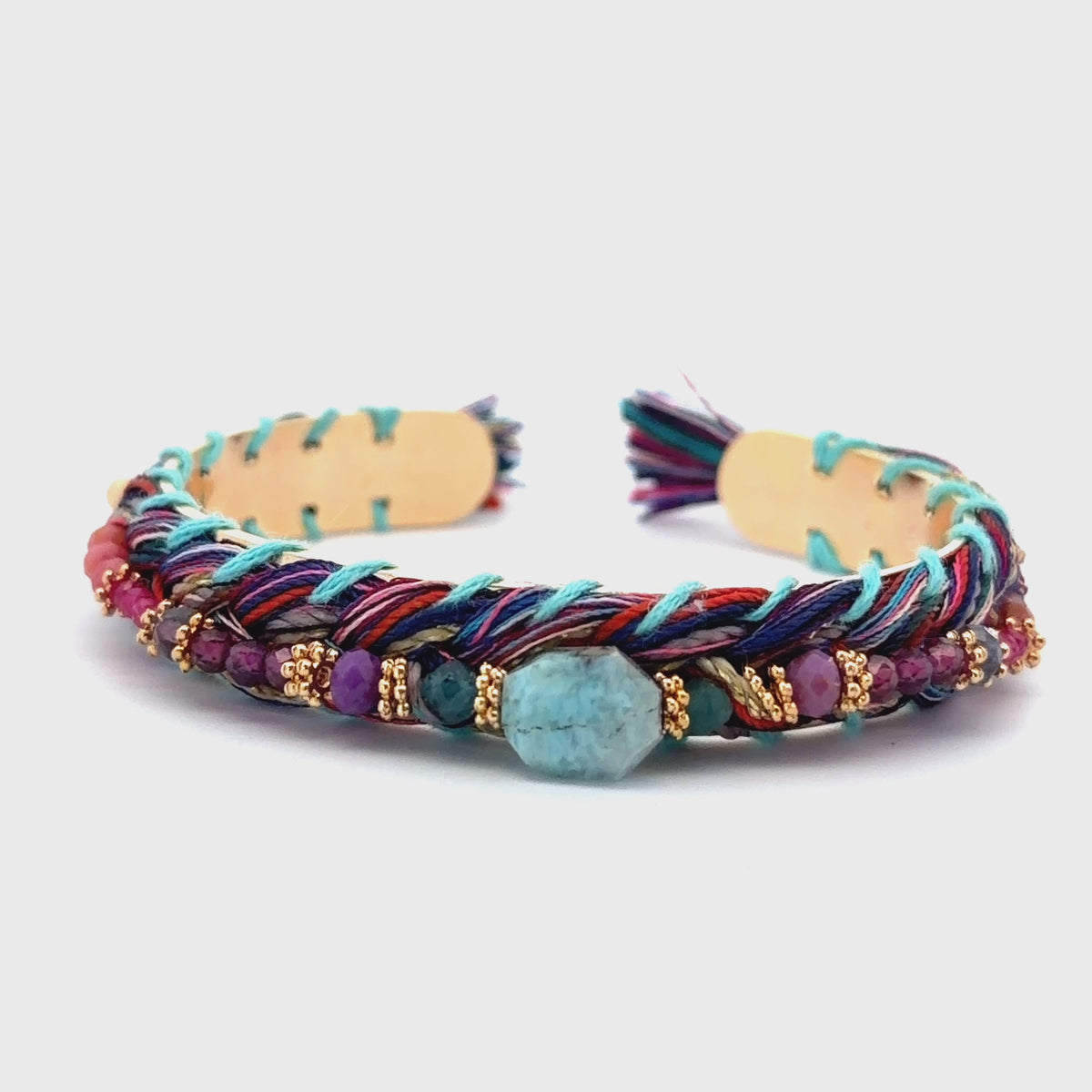 Pulsera Sejmet tejida con multipiedras