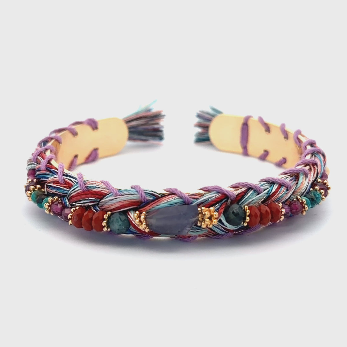 Pulsera Sejmet tejida con multipiedras