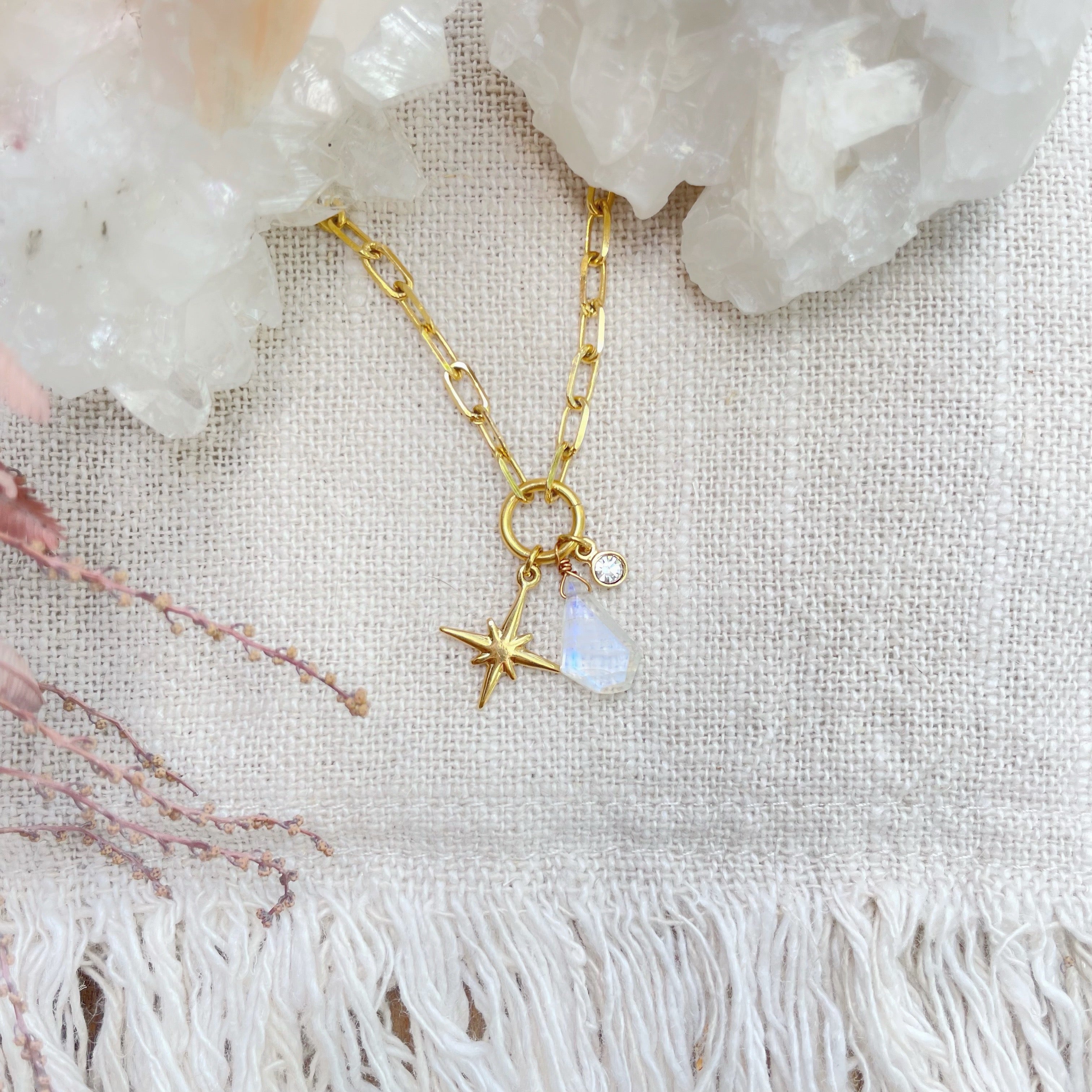 Collar piedra luna charms