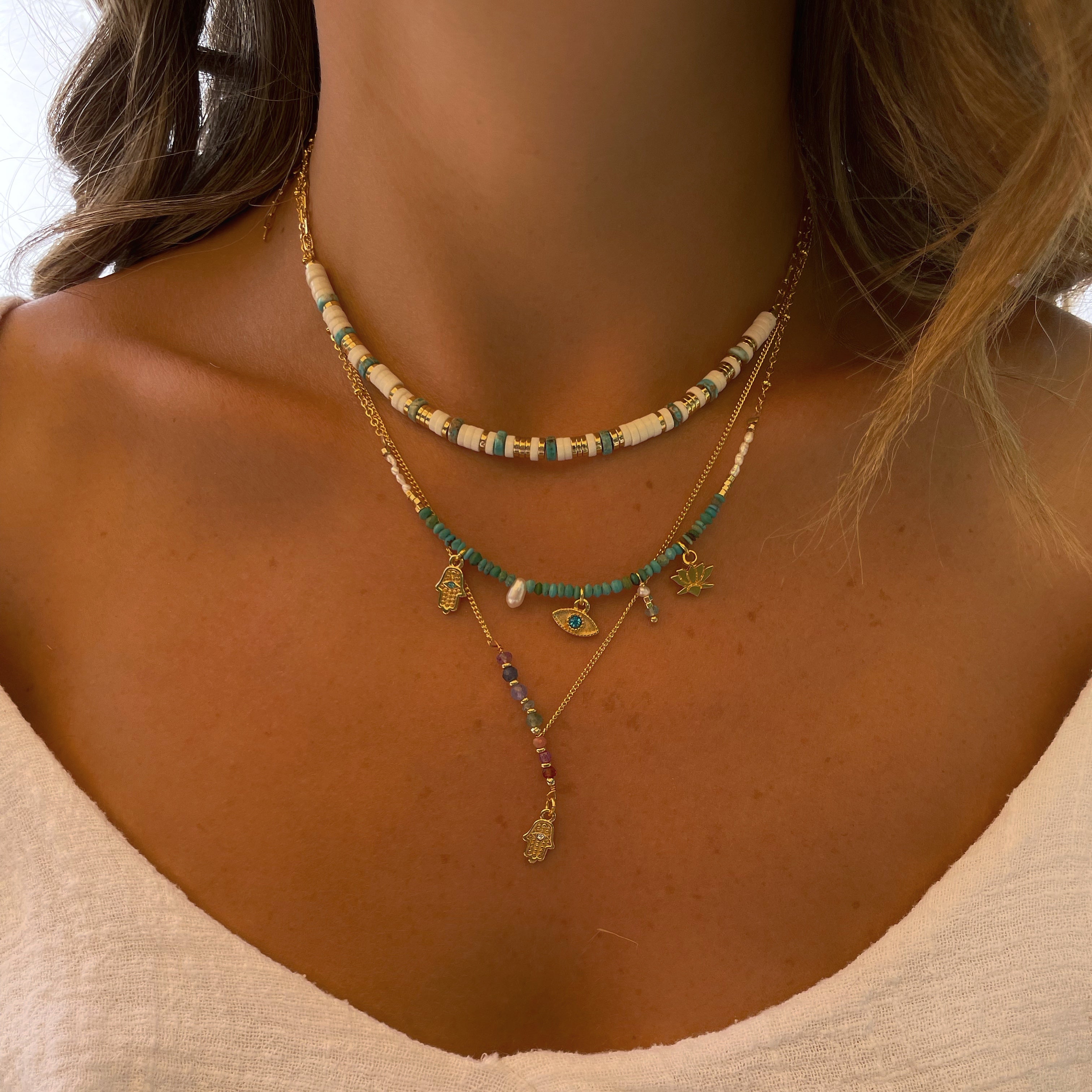 Collar Hamsa arcoíris