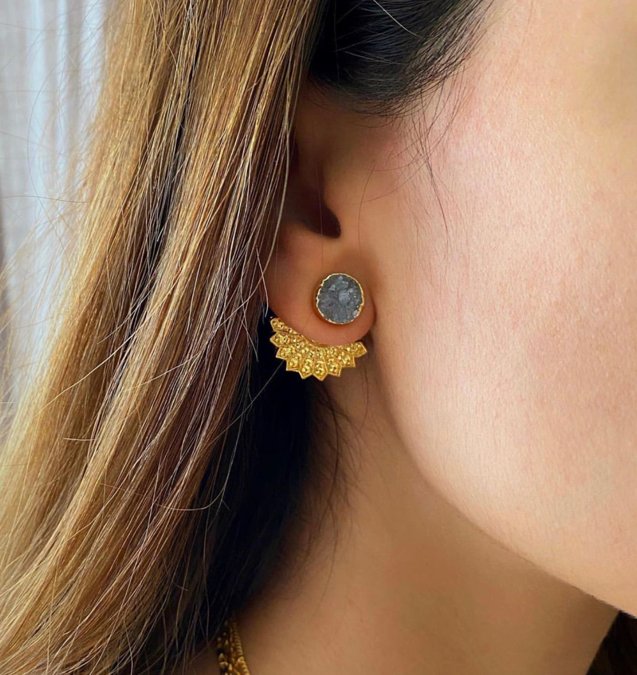 Ear Jackets Dorados